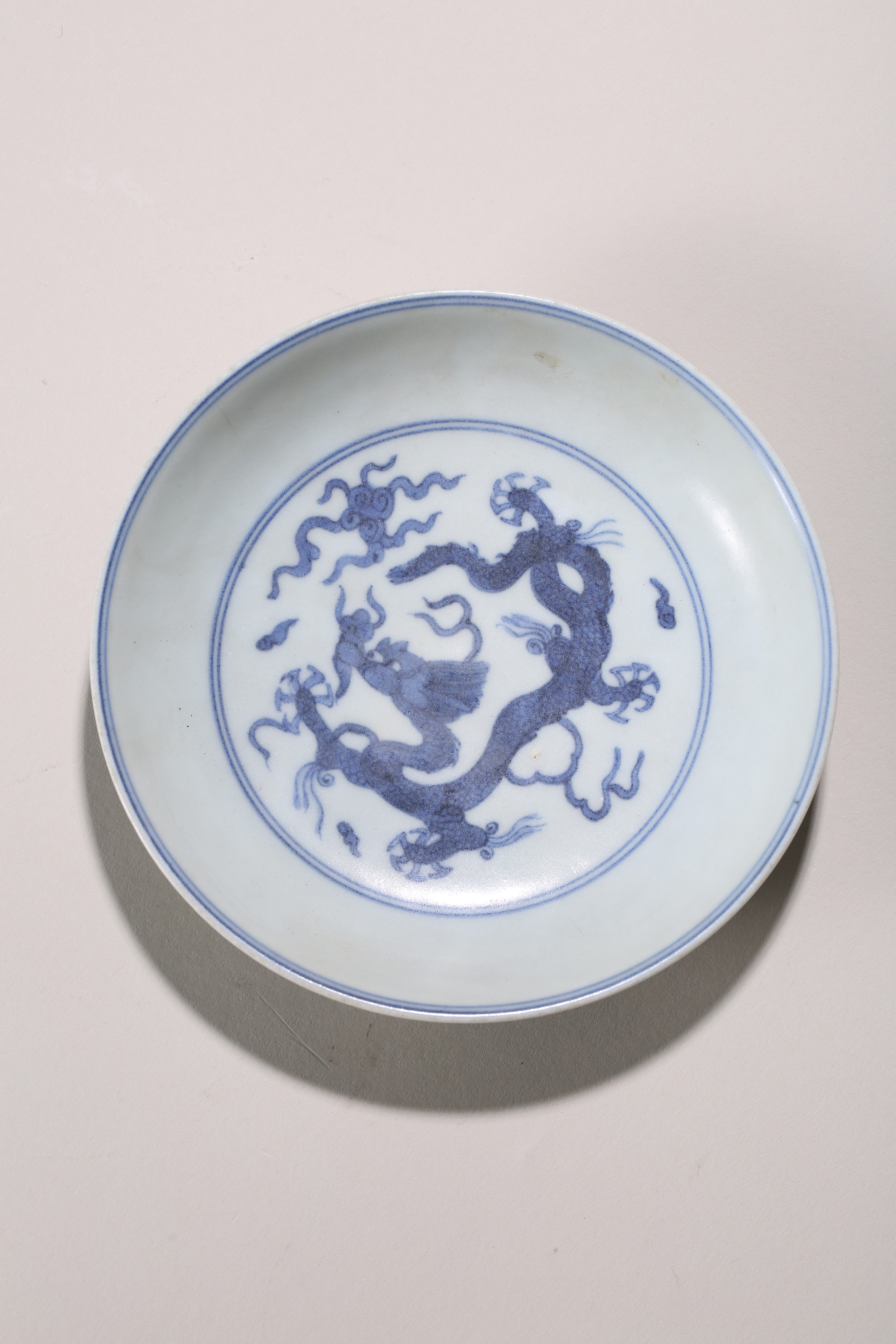 大明嘉靖年制款青花云龙纹盘
